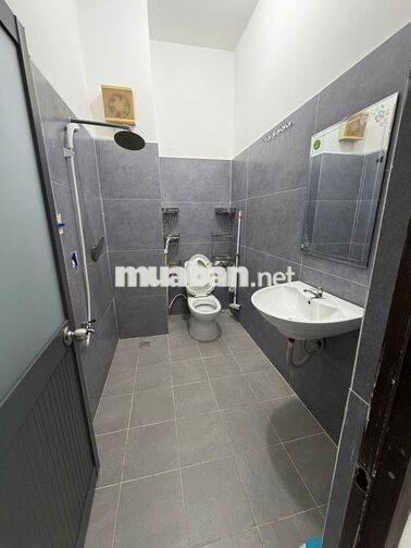 Phòng rộng, Đặng Thuỳ Trâm, full nội thất, có ban công