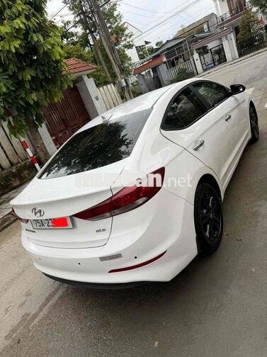 Hyundai Elantra 2018 Bản đủ cửa nóc Tự động