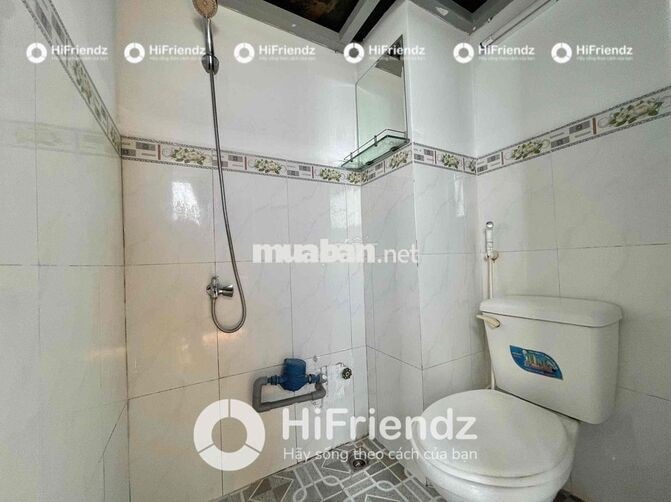 Cho Thuê Phòng Gác Cửa Sổ Trời Sẵn Máy Lạnh Tủ Lạnh Gần Ngã Tư Bốn Xã
