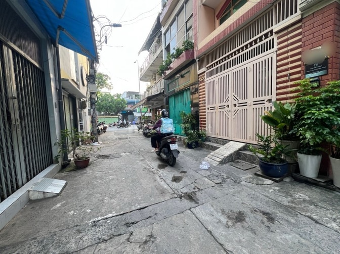 ⭐️Nhà 4 lầu hẻm xe hơi sát Mặt tiền Hoàng Hoa Thám, P6