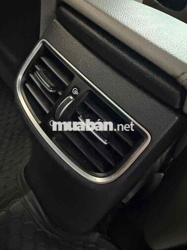 Hyundai Elantra 2018 Bản đủ cửa nóc Tự động