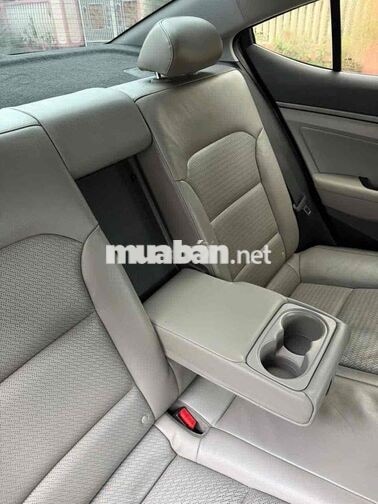 Hyundai Elantra 2018 Bản đủ cửa nóc Tự động