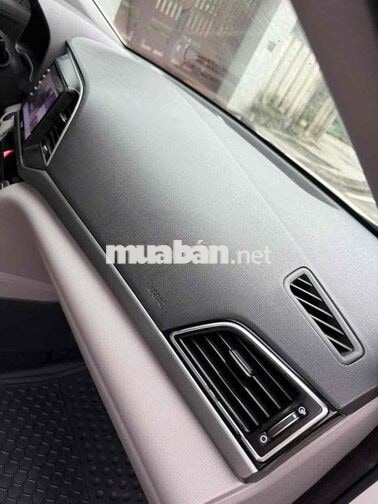 Hyundai Elantra 2018 Bản đủ cửa nóc Tự động
