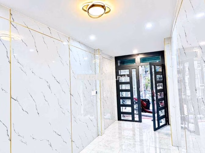 Bán Nhà đẹp 3 Tầng, P Linh Xuân, 3PN2WC, Hẻm xe hơi, sổ riêng - 2,9tỷ