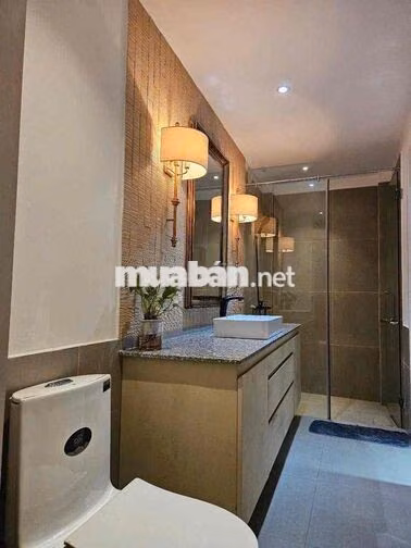 CHO THUÊ CĂN HỘ Ở KHÁNH HỘI, QUẬN 4 SIÊU XỊN, BAN CÔNG, THANG MÁY