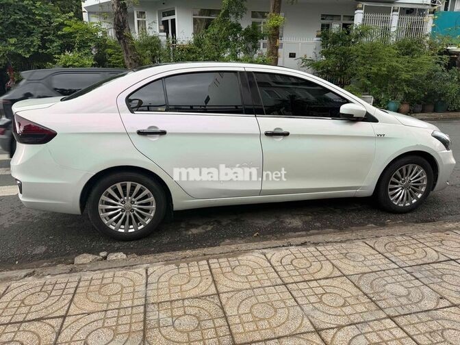 Suzuki Ciaz Sedan Tự động màu Trắng