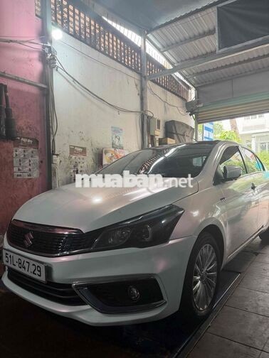 Suzuki Ciaz Sedan Tự động màu Trắng