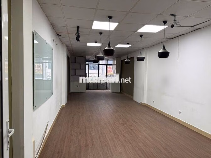 Cho thuê sàn VP, Spa, Lớp học tại Chùa Láng 100m2 chỉ 17tr