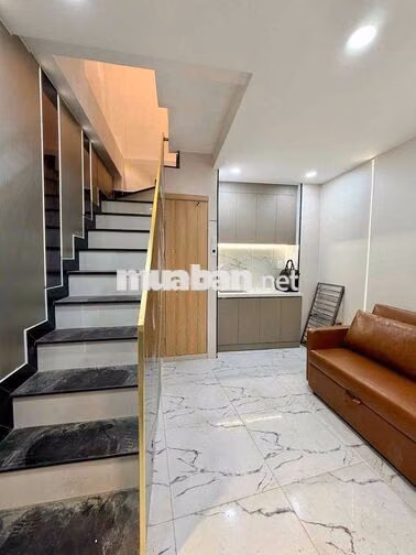CHO THUÊ NHÀ MỚI 2PN -3WC Full Nội Thất Cao Cấp Ngay Bùi Viện. Airbnb