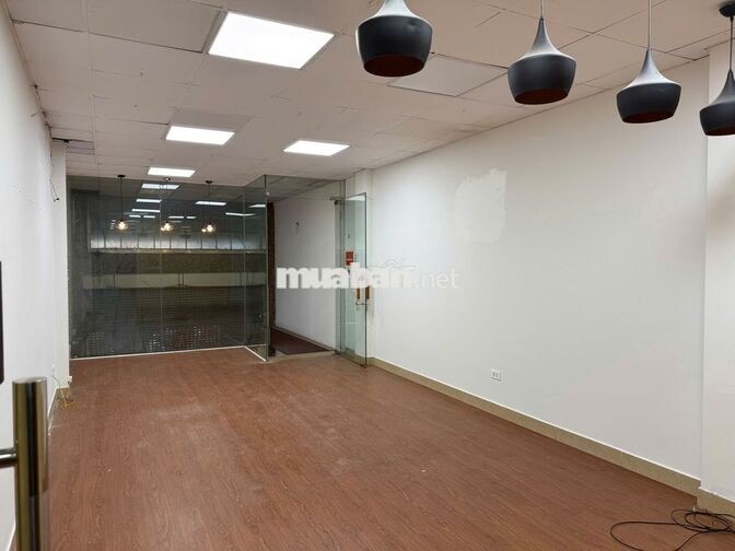Cho thuê sàn VP, Spa, Lớp học tại Chùa Láng 100m2 chỉ 17tr