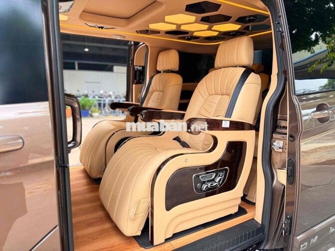 Tourneo Kingdom Limousine 2021 xe cá nhân