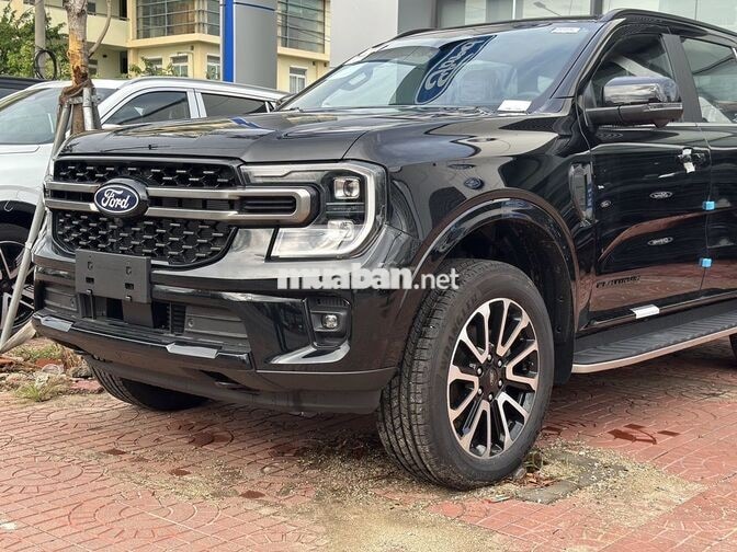 Ford Everest Platinum 1 Cầu 2026 Đen