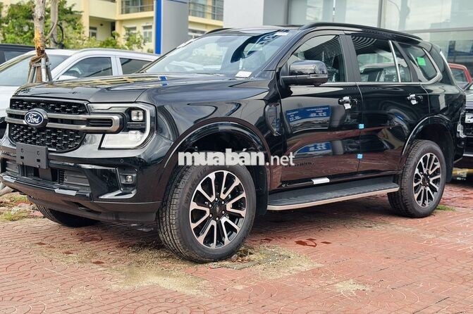 Ford Everest Platinum 1 Cầu 2026 Đen