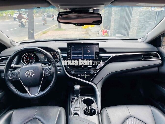 Toyota Camry 2.5Q 2022 Đen 50.000 km