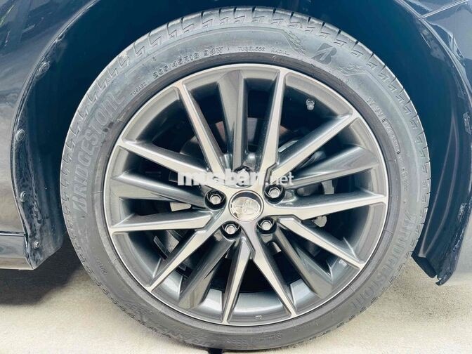Toyota Camry 2.5Q 2022 Đen 50.000 km