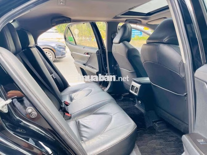 Toyota Camry 2.5Q 2022 Đen 50.000 km