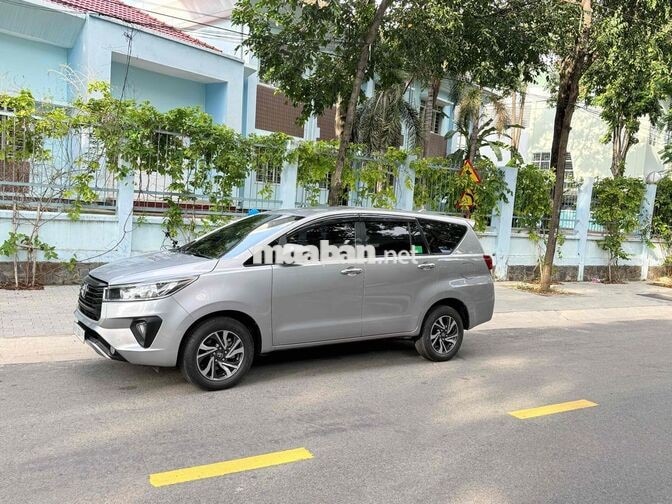 Toyota Innova Số sàn Xe gia đình Bạc