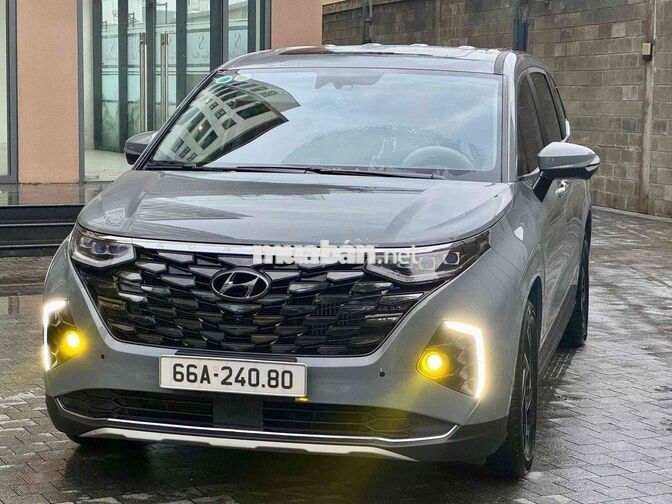Hyundai Custin 2.0L 2024 7 chỗ Tự Động Xám
