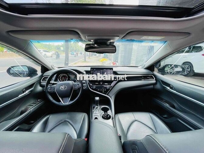 Toyota Camry 2.5Q 2022 Đen 50.000 km