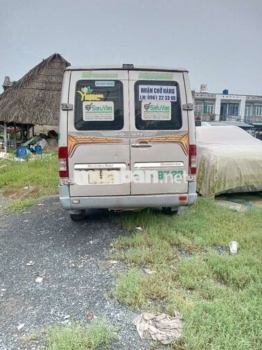 Mercedes-Benz Sprinter 6 chỗ màu Hồng