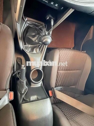 Toyota Innova Số sàn Xe gia đình Bạc