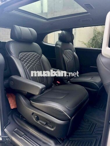 Hyundai Custin 2.0L 2024 7 chỗ Tự Động Xám