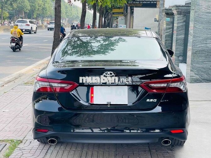 Toyota Camry 2.5Q 2022 Đen 50.000 km