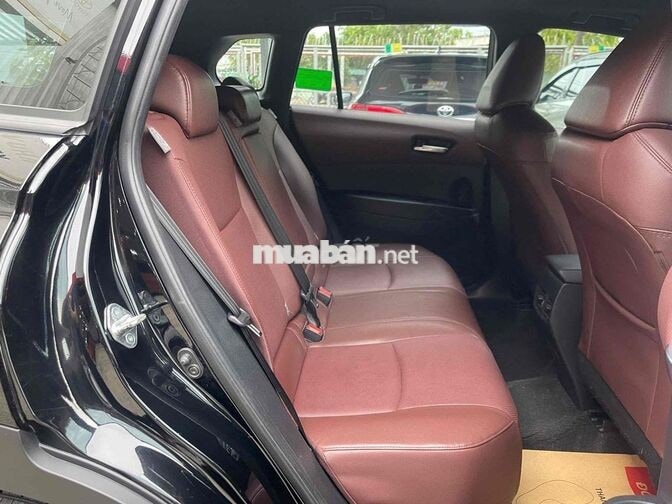 Bán Cross 1.8V 2022 - Xe gia đình 1 chủ mua mới