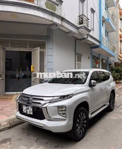 Mitsubishi Pajero Sport Trắng 7 chỗ SUV