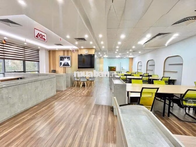 Cho thuê văn phòng 120m2 đường Nguyễn Văn Trỗi, Phú Nhuận