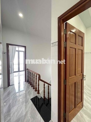 Nhà trệt 2 lầu mới hẻm Bờ Hồ Huỳnh Cương