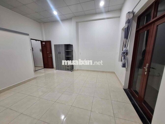 PHÒNG BAN CÔNG MỚI GIÁ RẺ ĐƯỜNG BÙI VĂN BA, TÂN THUẬN