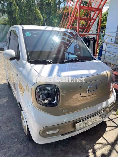 Ô tô điện Bestune Xiaomi Trắng, Vàng đồng