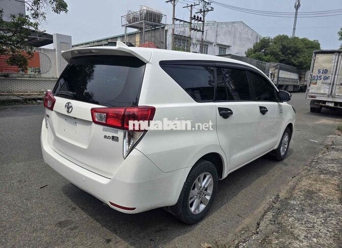 Toyota Innova 2.0E 2019 Số sàn 8 chỗ Trắng