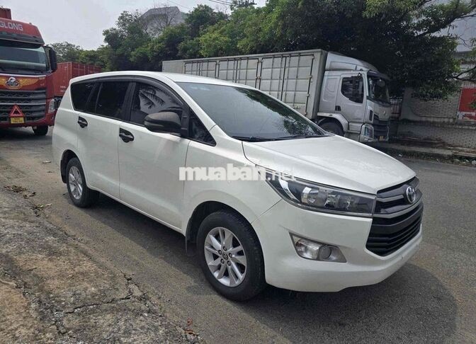 Toyota Innova 2.0E 2019 Số sàn 8 chỗ Trắng