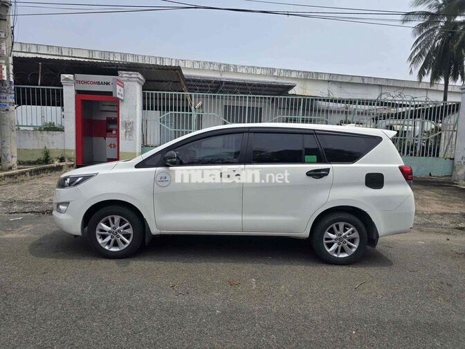 Toyota Innova 2.0E 2019 Số sàn 8 chỗ Trắng