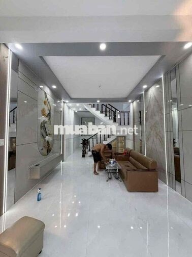 cho thuê nhà 8tr : dt 4x13 ,3p, 2tolet