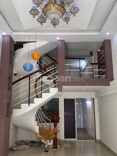 Cho Thuê Mặt Bằng : 637C  Trần Hưng Đạo P.1 Q.5 - dt:4x12m - dtsd:65m2