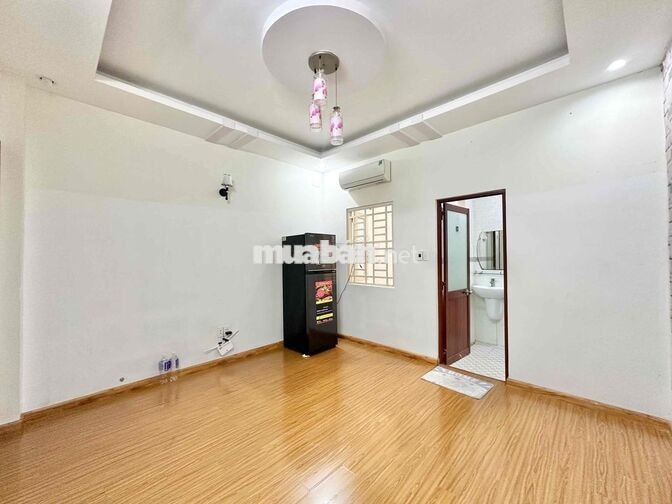 PHÒNG CHO THUÊ CÓ SẴN MÁY LẠNH TỦ LẠNH NGAY KHU VỰC CÔNG VIÊN LÀNG HOA