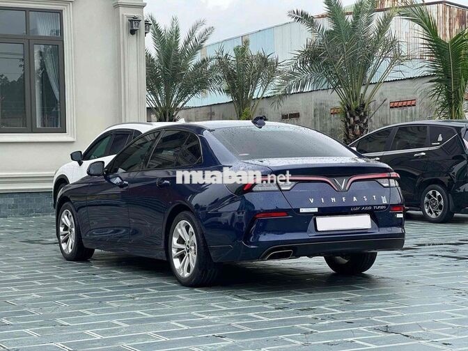 Vinfast Lux A Base 2022 Xanh 36000 km