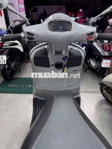 Piaggio Vespa GTS Super 300cc Xám Đã sử dụng