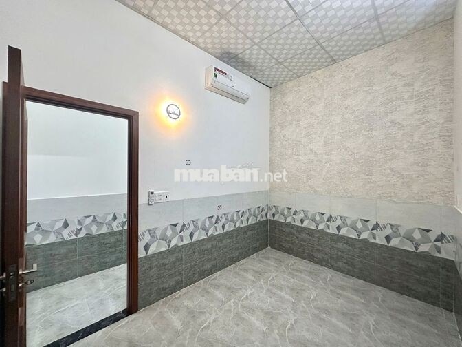 Nhà trệt rộng 2PN giáp KDC Hàng Bàng chỉ 6 triệu