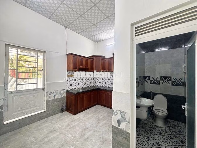 Nhà trệt rộng 2PN giáp KDC Hàng Bàng chỉ 6 triệu