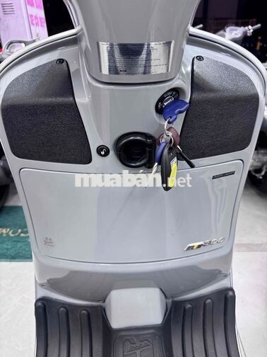 Piaggio Vespa GTS Super 300cc Xám Đã sử dụng