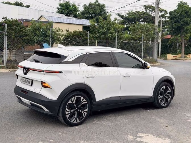 ✅VF6 Plus 2024 full Options ODO 17.000km zin 100%