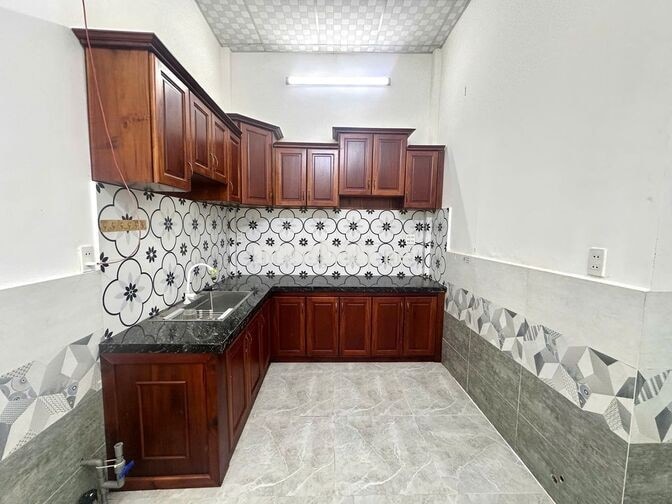 Nhà trệt rộng 2PN giáp KDC Hàng Bàng chỉ 6 triệu