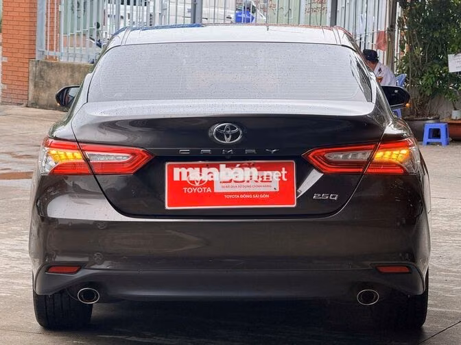 Toyota Camry 2.5Q 2021 Nâu siêu lướt!!!