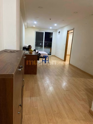 Cần cho thuê gấp căn hộ Starlight đường Nguyễn Văn Luông Q6, Dt 61m2, 