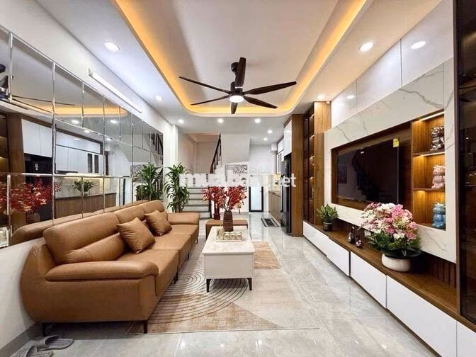 Chỉ hơn 12tr có ngay căn 5 tầng 4 phòng đủ nội thất, sát vành đai 2.5