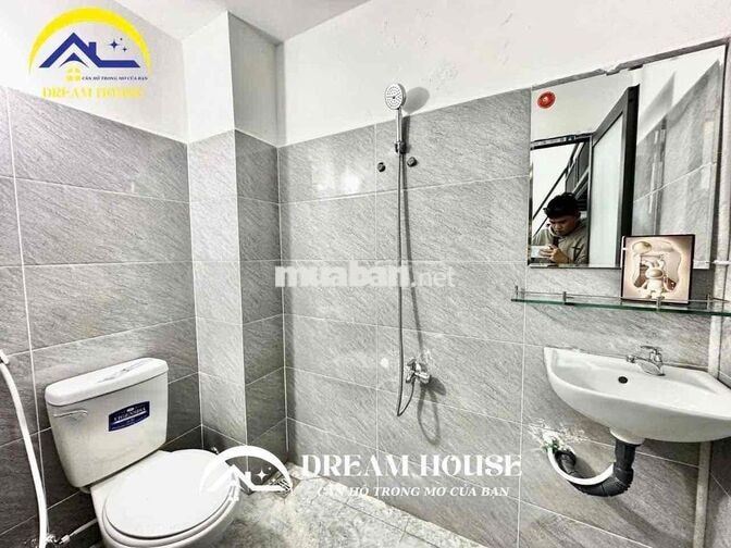 CHDV DUPLEX CỬA SỔ TRỜI, SẴN MÁY LẠNH, QUA ĐH VĂN HIẾN CHỈ 6P ĐI XE